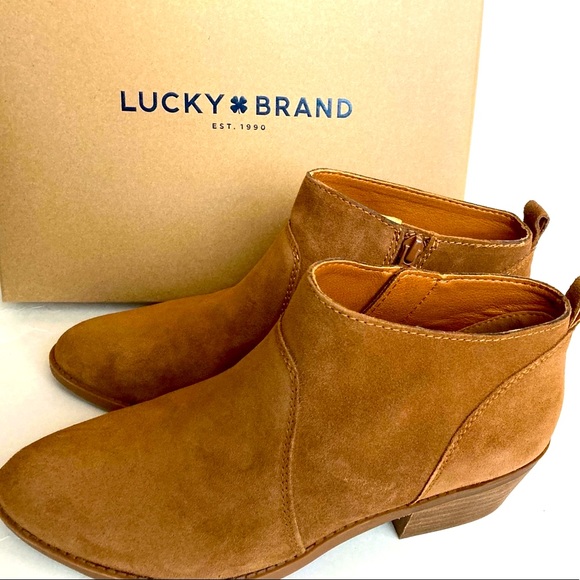 Lucky Brand Shoes - Suede boots ankle boots Lucky brand suede booties cogniac brown booties size 8.5
